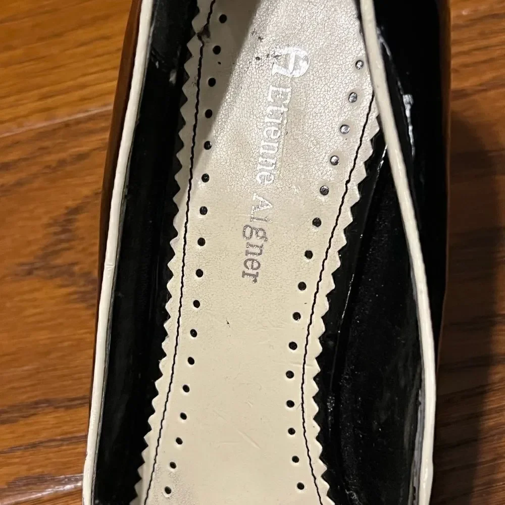 Etienne Aigner gorgeous Gabriel size 9 patent leather black & cream wedge pumps